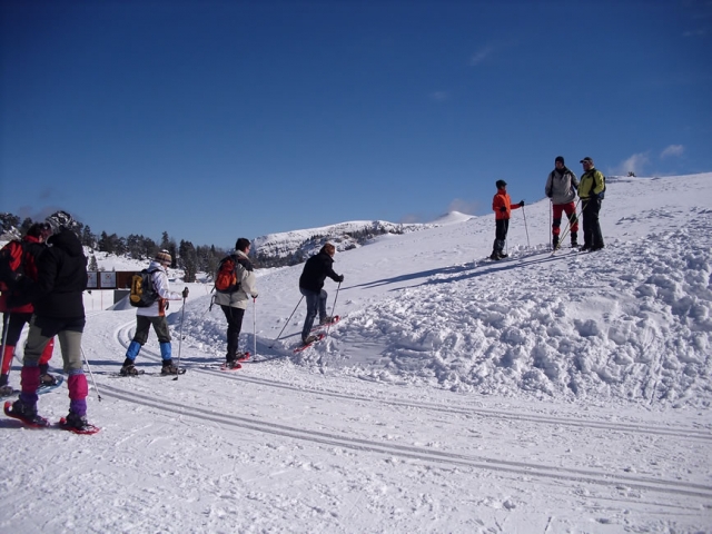 grupo con las raquetas de nieve